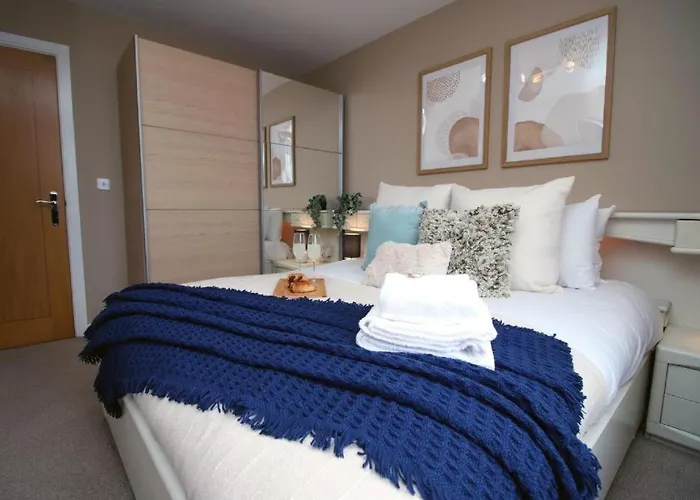Observatory 2 Bedroom Apartment Overlooking Beach