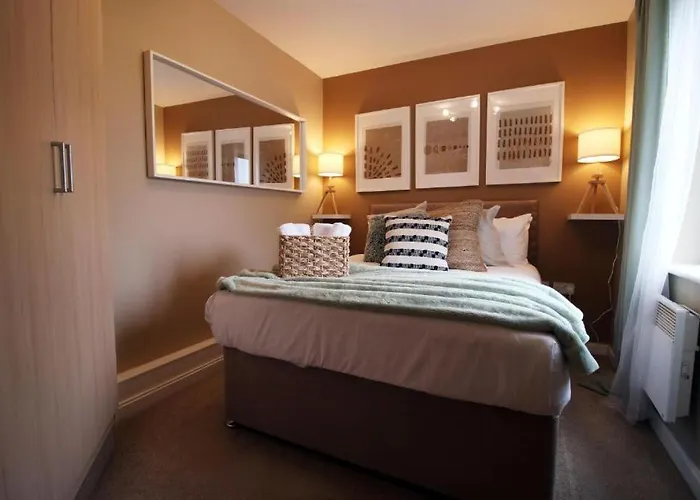 Observatory 2 Bedroom Apartment Overlooking Beach